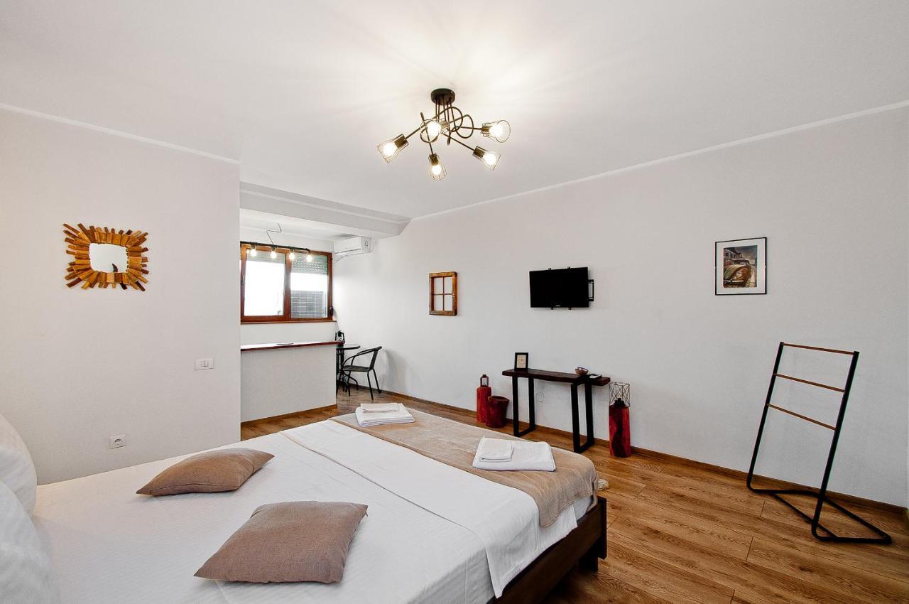 Wood&Steel Apartment Galaţi Εξωτερικό φωτογραφία